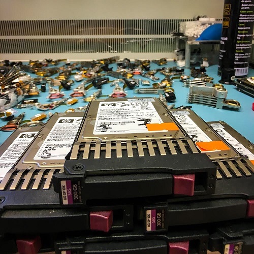 تعدادی هارد سرور